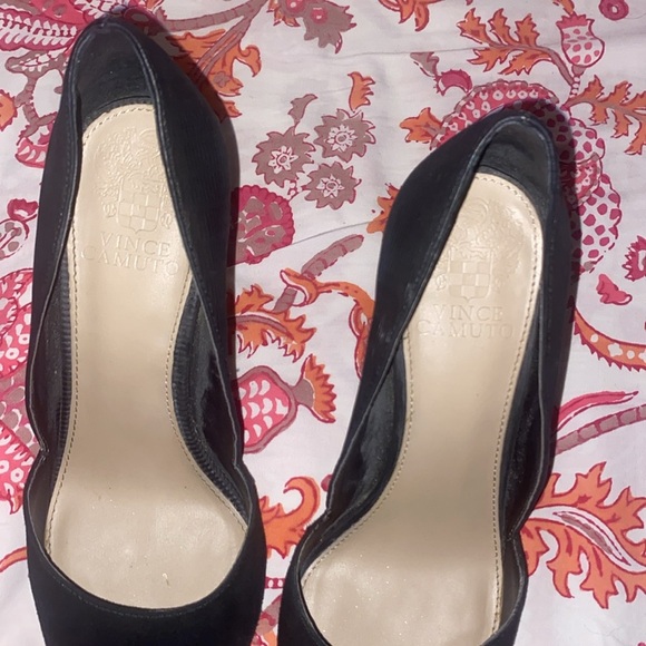 Vince Camuto Black Textured Heels - Picture 4 of 6